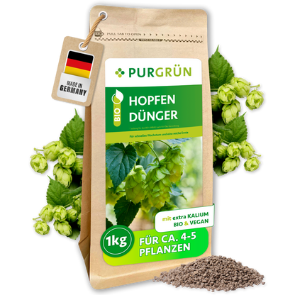 Purgrün Bio-Hopfen-Dünger im 1-kg-Beutel, ausreichend für ca. 4–5 Pflanzen, mit Hopfendolden und feinem Granulat.