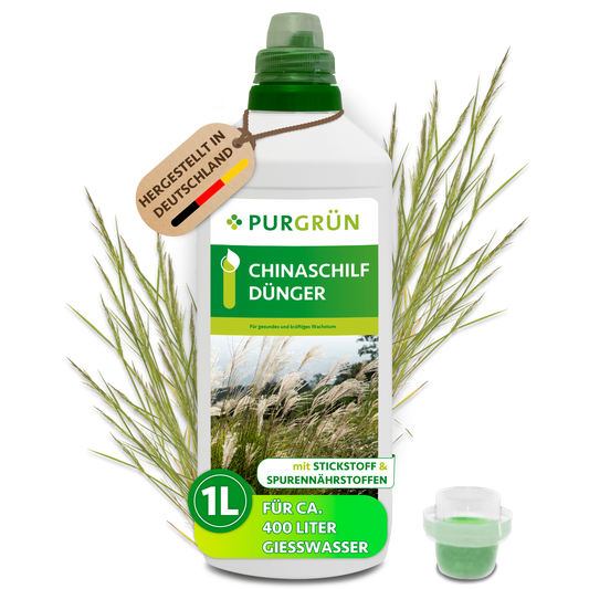 Purgrün Chinaschilf-Dünger in der 1-Liter-Flasche mit Dosierkappe; reicht für ca. 400 Liter Gießwasser und ist in Deutschland hergestellt.