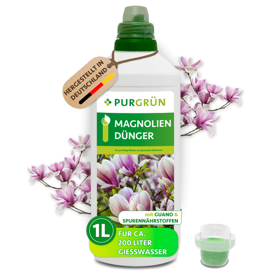 Purgrün Magnoliendünger, 1-Liter-Flasche mit Dosierkappe und rosa Magnolienblüten; ausreichend für ca. 200 Liter Gießwasser.
