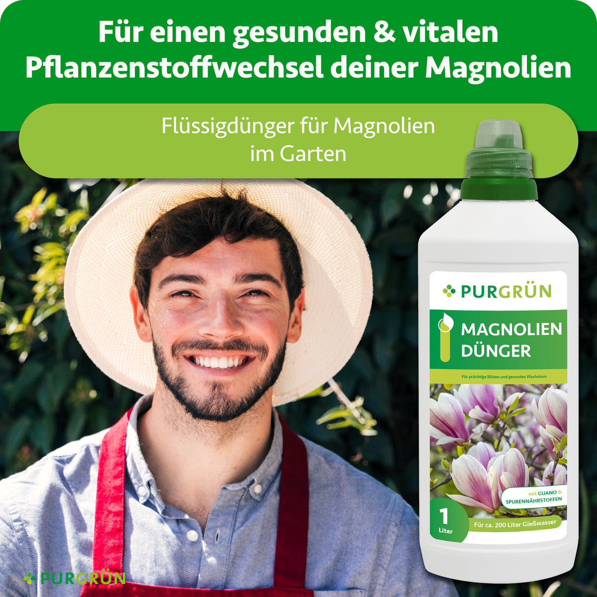 Gärtner neben einer 1-Liter-Flasche Purgrün Magnoliendünger für einen gesunden und vitalen Pflanzenstoffwechsel.