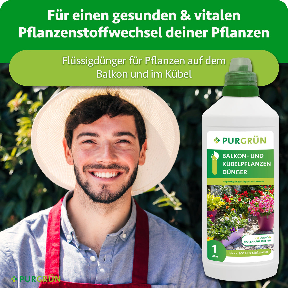 Lächelnder Gärtner neben dem Flüssigdünger für einen gesunden und vitalen Stoffwechsel von Balkon- und Kübelpflanzen.