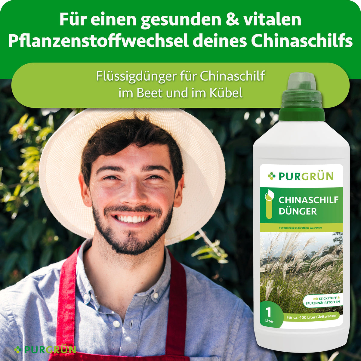 Lächelnder Gärtner mit Purgrün Chinaschilf-Dünger; Flüssigdünger für Chinaschilf im Beet und Kübel, für einen gesunden und vitalen Pflanzenstoffwechsel.