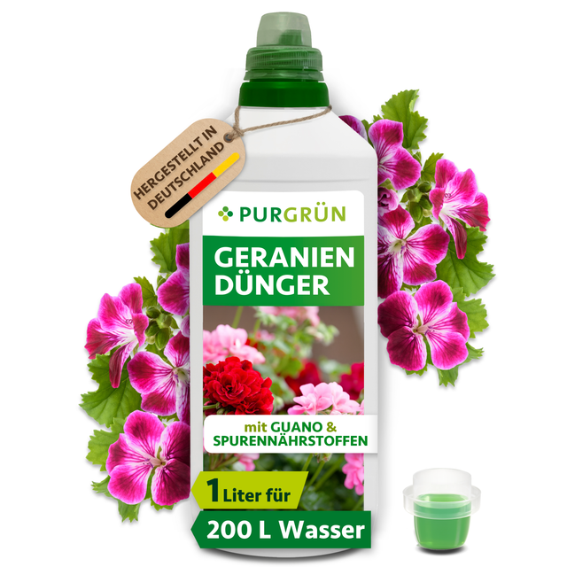 1-Liter-Flasche Purgrün Geraniendünger, umrahmt von pinkfarbenen Geranien, mit Dosierkappe und Hinweis „für ca. 200 Liter Gießwasser“.